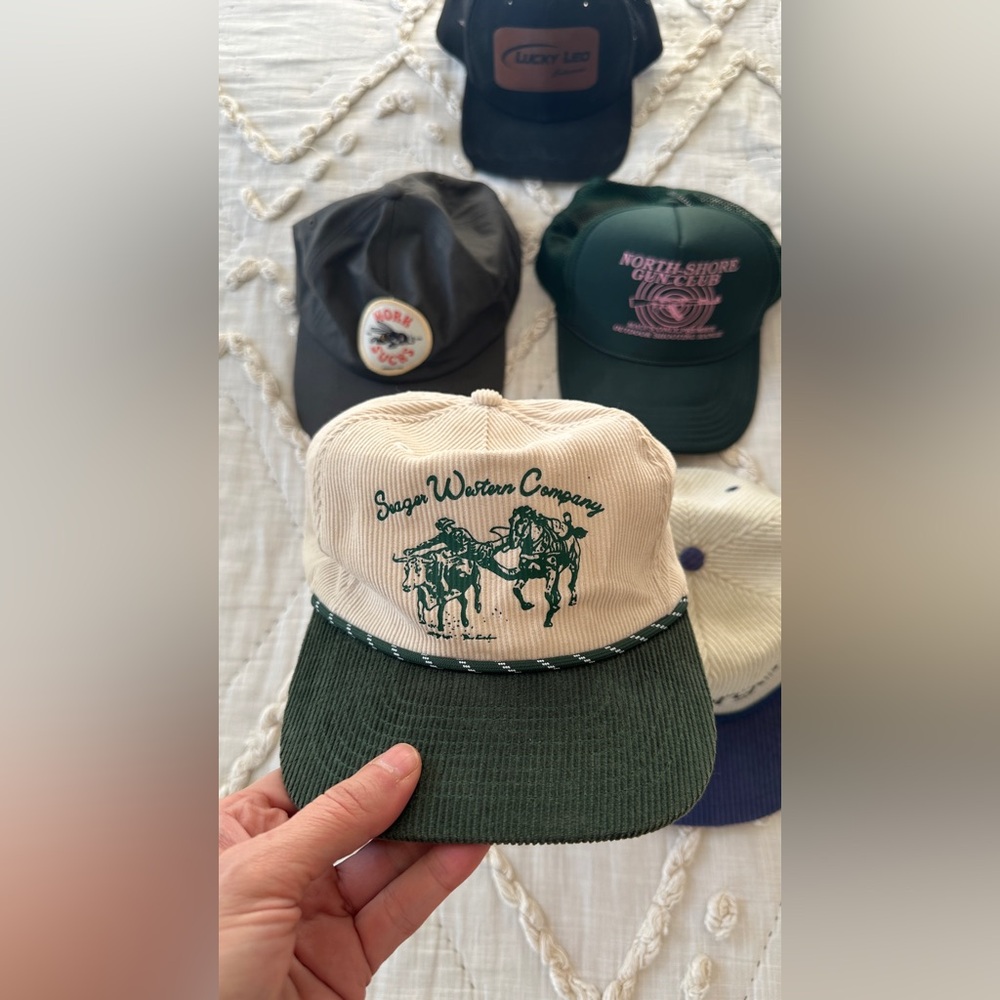 Set of 4 baseball caps!